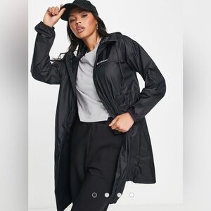 Columbia Women's Black Wind Breaker
